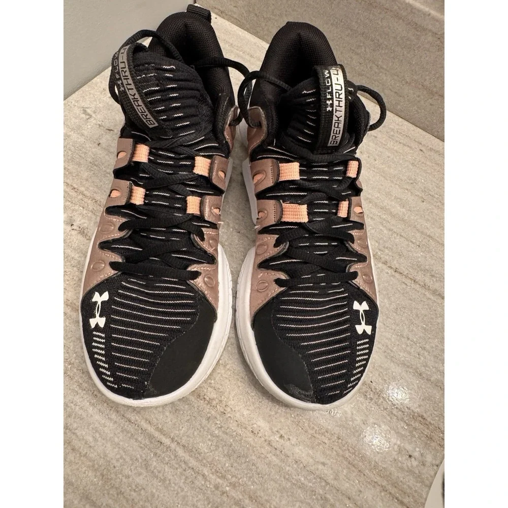 Under Armour Women's Flow Breakthru 4 Training Size 6.5 Black/Rose |3026641-003|